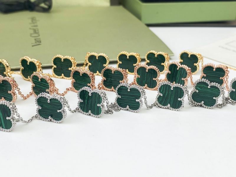 Van Cleef & Arpels necklace 12yxq40 (6)