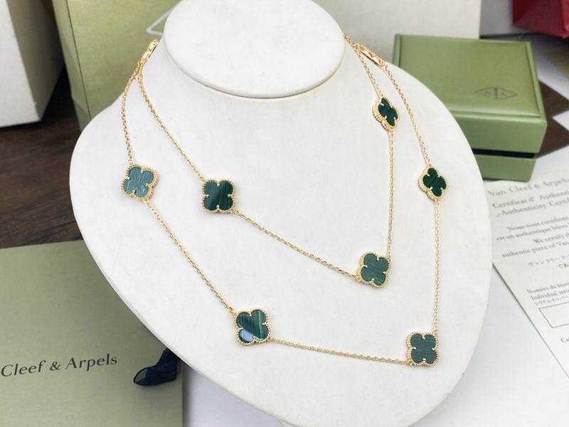 Van Cleef & Arpels necklace 12yxq40 (8)