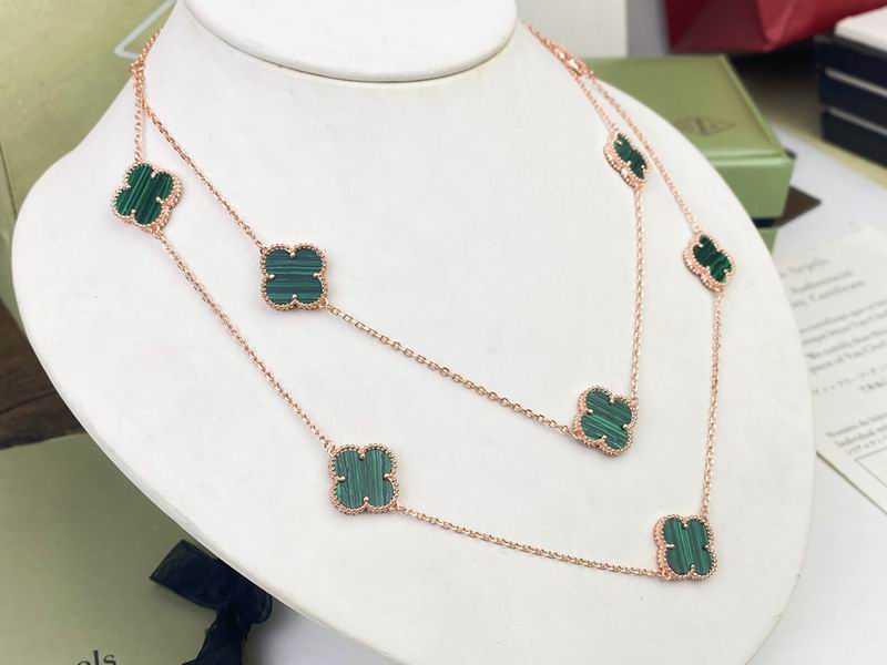 Van Cleef & Arpels necklace 12yxq40 (9)