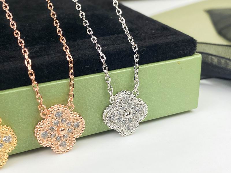 Van Cleef & Arpels necklace 12yxq43 (3)