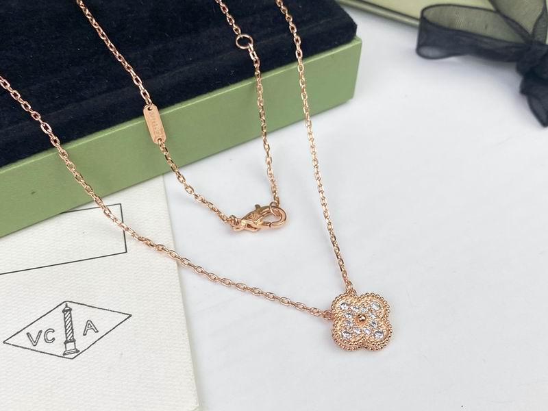 Van Cleef & Arpels necklace 12yxq43 (4)