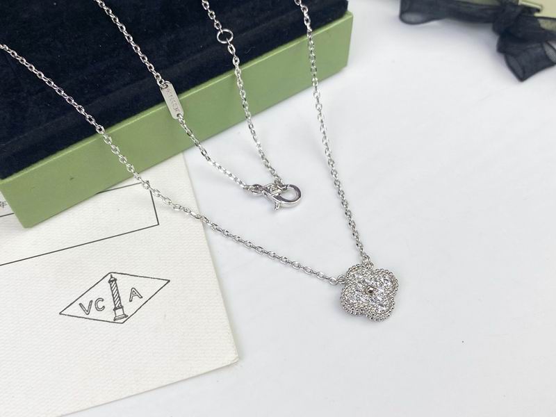 Van Cleef & Arpels necklace 12yxq43 (5)