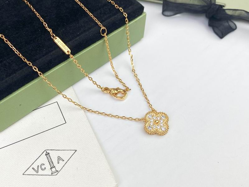 Van Cleef & Arpels necklace 12yxq43 (6)