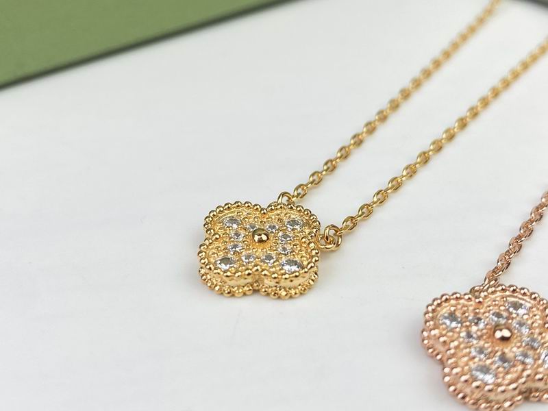 Van Cleef & Arpels necklace 12yxq43 (8)
