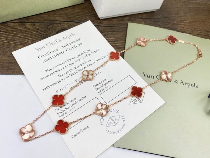 Van Cleef & Arpels necklace 12yxq45 (1)