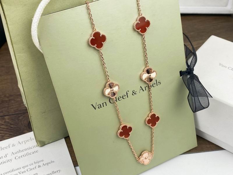 Van Cleef & Arpels necklace 12yxq45 (2)