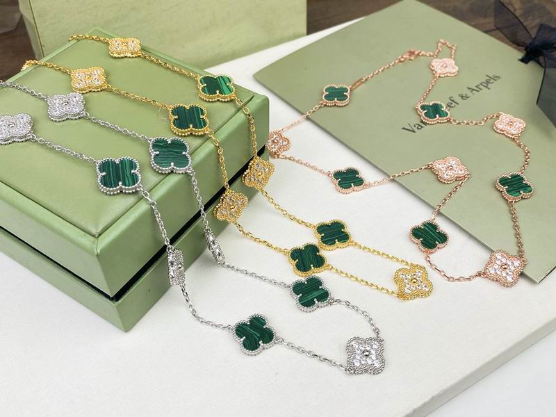 Van Cleef & Arpels necklace 12yxq46 (1)
