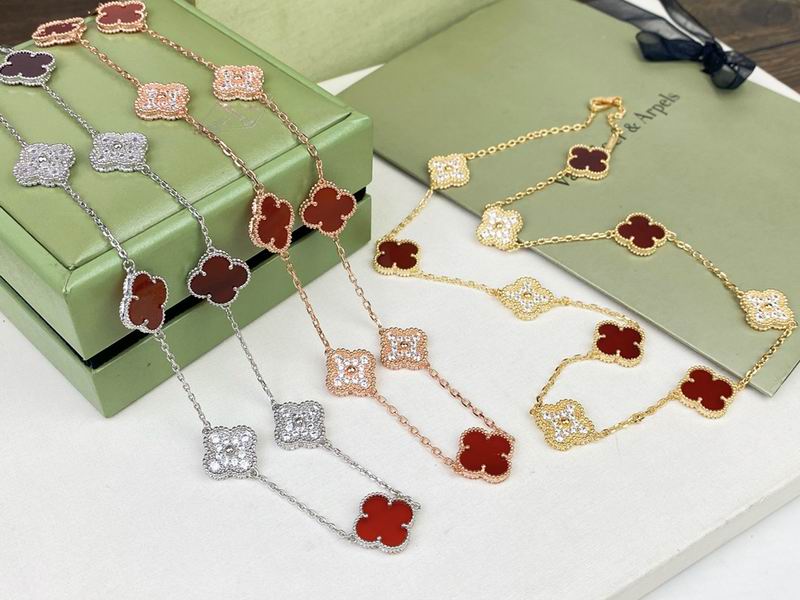 Van Cleef & Arpels necklace 12yxq46 (2)