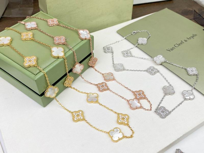 Van Cleef & Arpels necklace 12yxq46 (3)