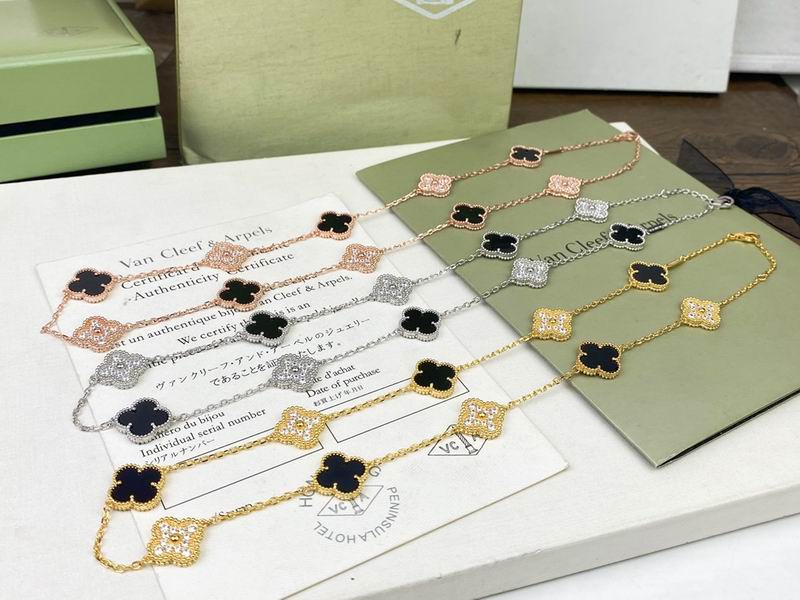 Van Cleef & Arpels necklace 12yxq46 (4)