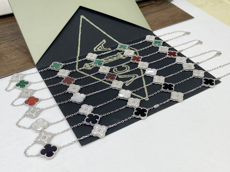 Van Cleef & Arpels necklace 12yxq46 (5)