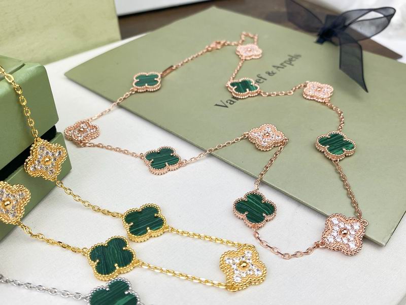 Van Cleef & Arpels necklace 12yxq46 (6)