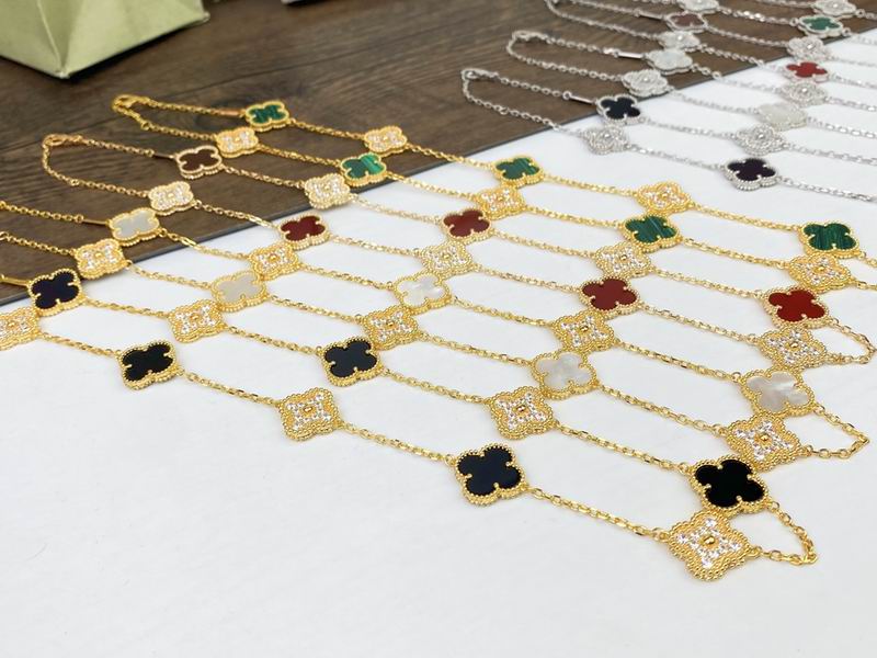 Van Cleef & Arpels necklace 12yxq46 (7)