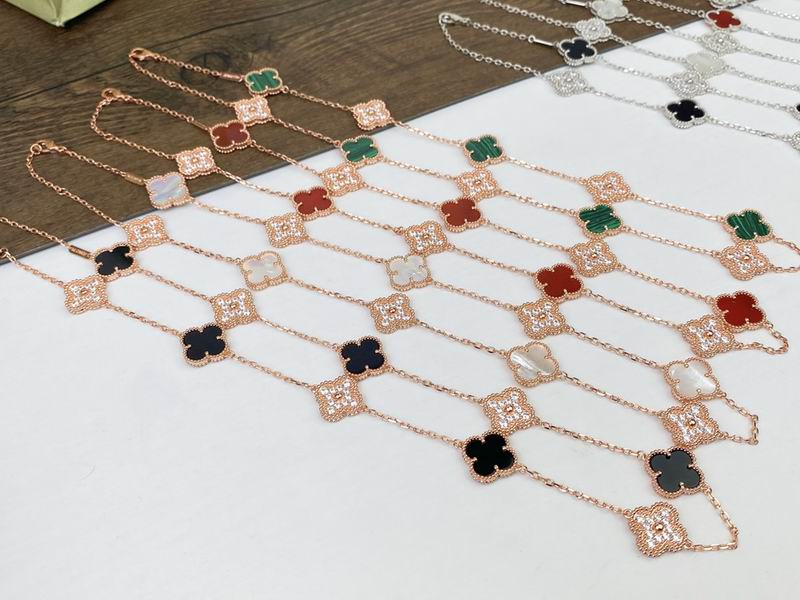 Van Cleef & Arpels necklace 12yxq46 (8)