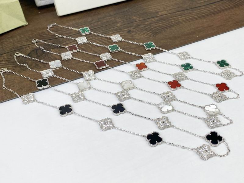 Van Cleef & Arpels necklace 12yxq46 (9)