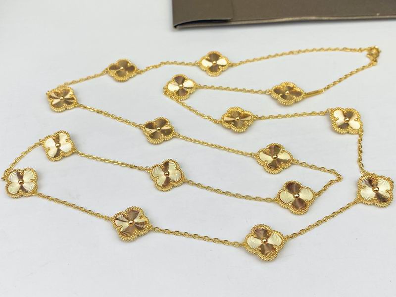 Van Cleef & Arpels necklace 12yxq47 (2)