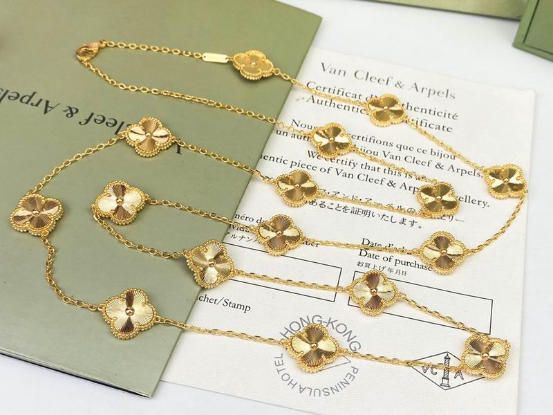Van Cleef & Arpels necklace 12yxq47 (3)