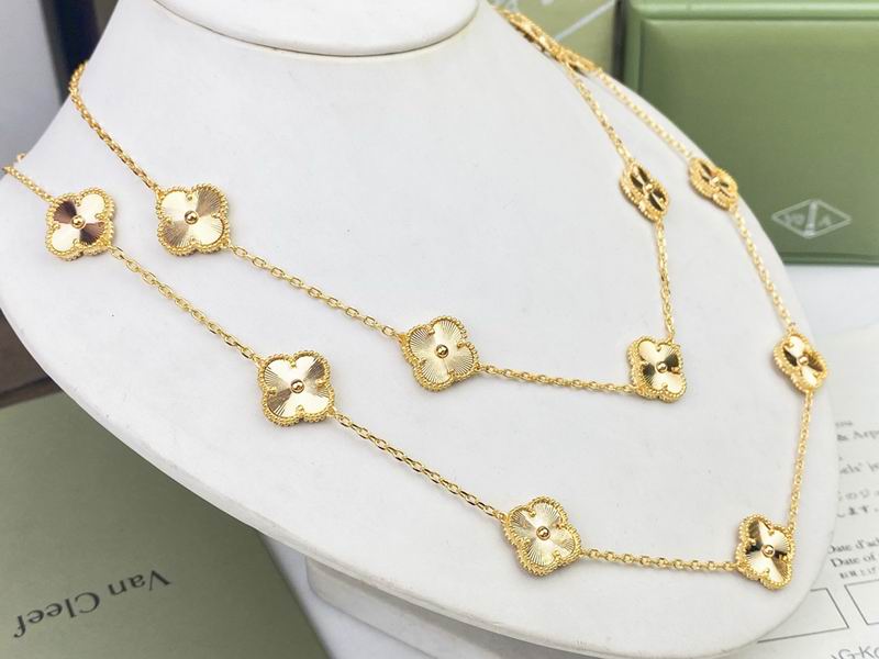 Van Cleef & Arpels necklace 12yxq47 (4)