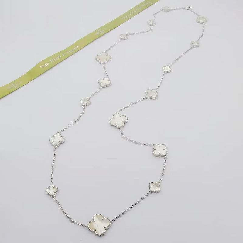 Van Cleef & Arpels necklace 12yxq48 (6)