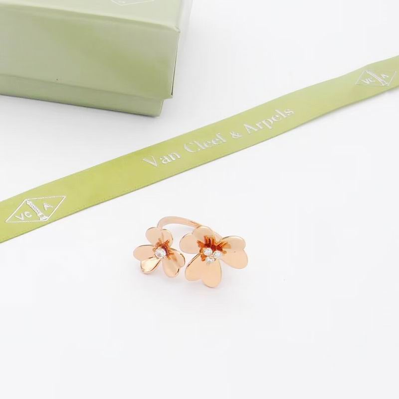 Van Cleef & Arpels ring 10yxq01 (7)