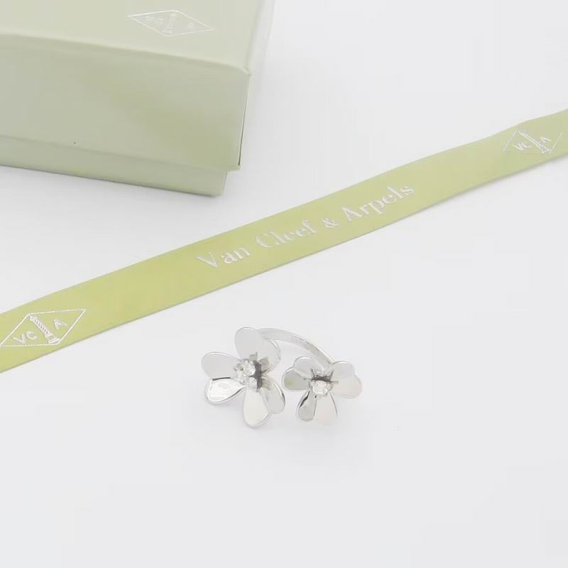 Van Cleef & Arpels ring 10yxq01 (8)