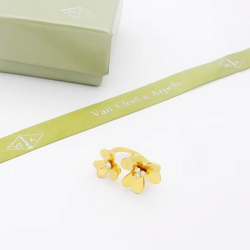 Van Cleef & Arpels ring 10yxq01 (9)