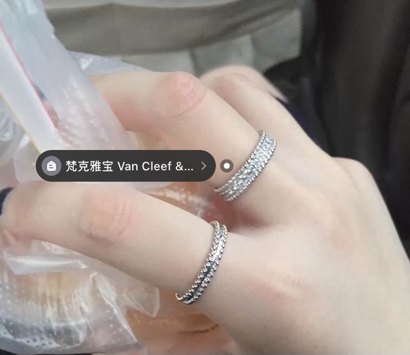 Van Cleef & Arpels ring 12yxq01 (1)