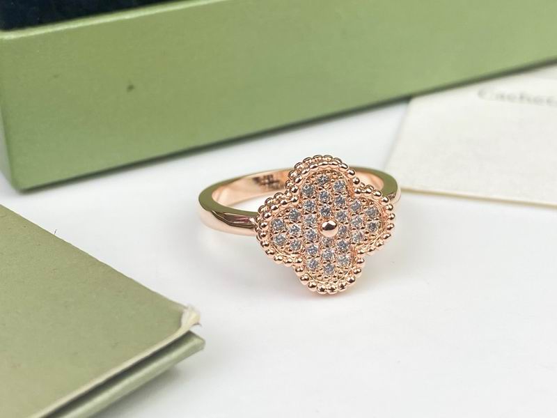 Van Cleef & Arpels ring 12yxq03 (2)