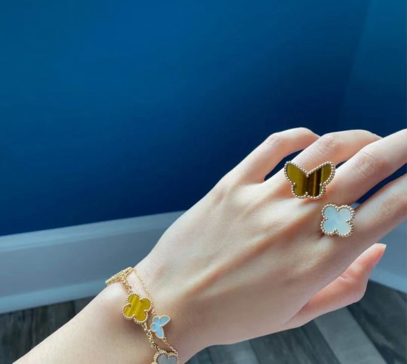 Van Cleef & Arpels ring 12yxq06 (4)