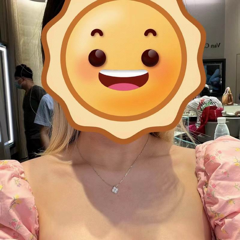 Van Cleef & Arpels suits 09yxq03 (5)