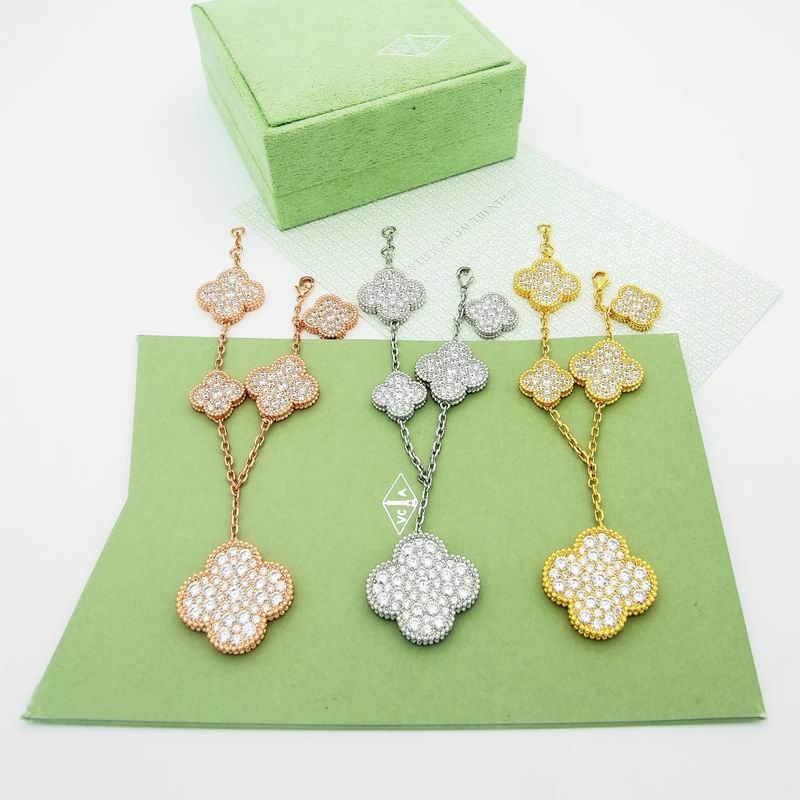 Van Cleef & Arpels suits 10yxq01 (4)