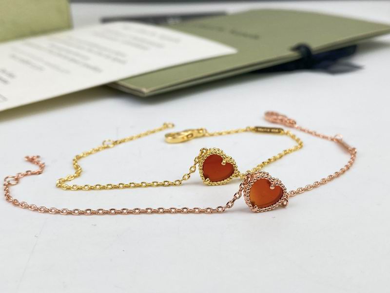 Van Cleef & Arpels suits 10yxq02 (7)