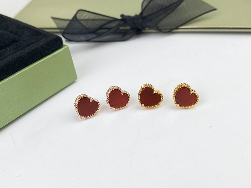 Van Cleef & Arpels suits 10yxq02 (8)