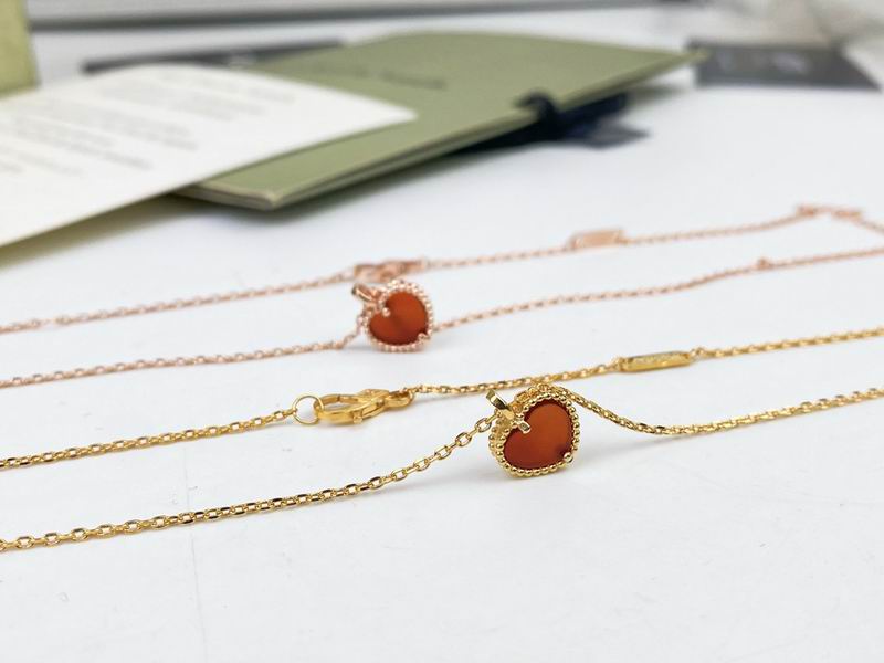 Van Cleef & Arpels suits 10yxq02 (9)