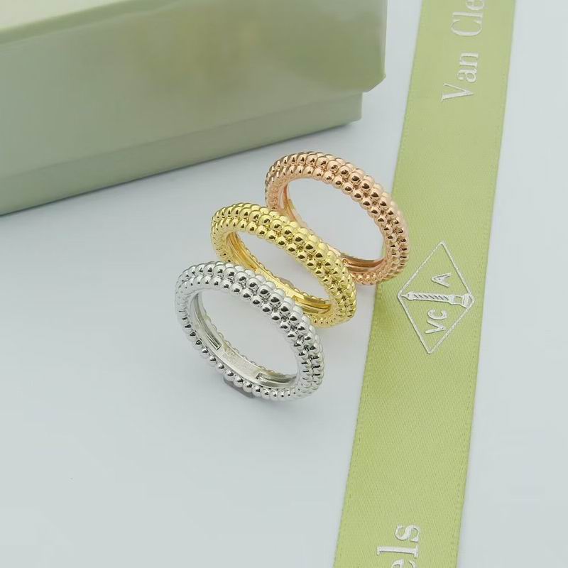 Van Cleef & Arpels suits 11yxq01 (2)