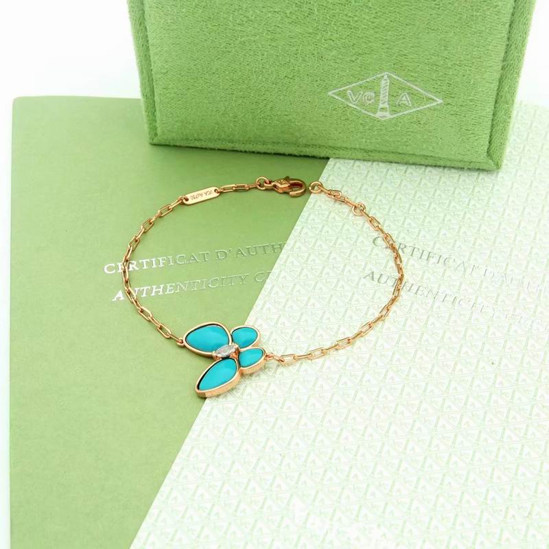 Van Cleef & Arpels suits 11yxq02 (2)