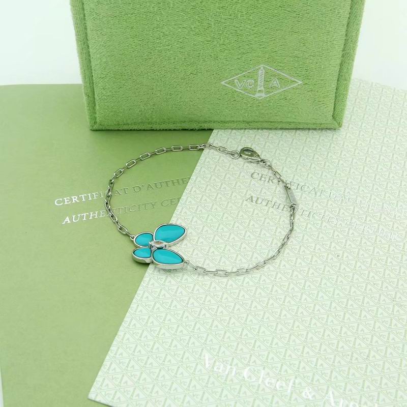 Van Cleef & Arpels suits 11yxq02 (4)