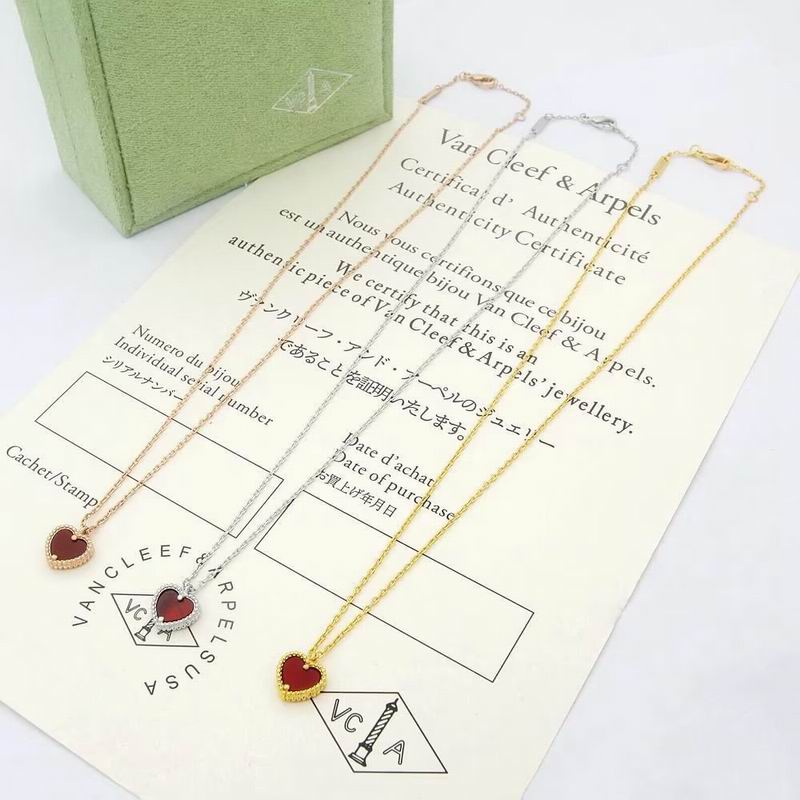 Van Cleef & Arpels suits 11yxq04 (1)