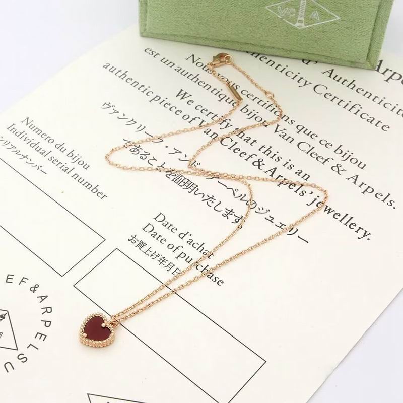 Van Cleef & Arpels suits 11yxq04 (3)