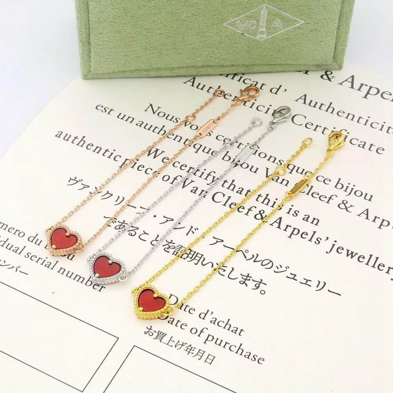 Van Cleef & Arpels suits 11yxq04 (4)