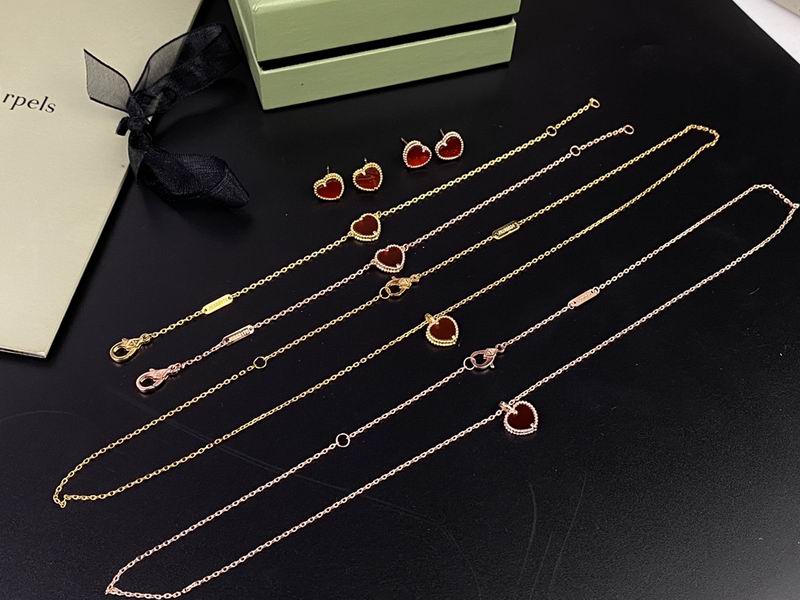 Van Cleef & Arpels suits 12yxq07 (3)