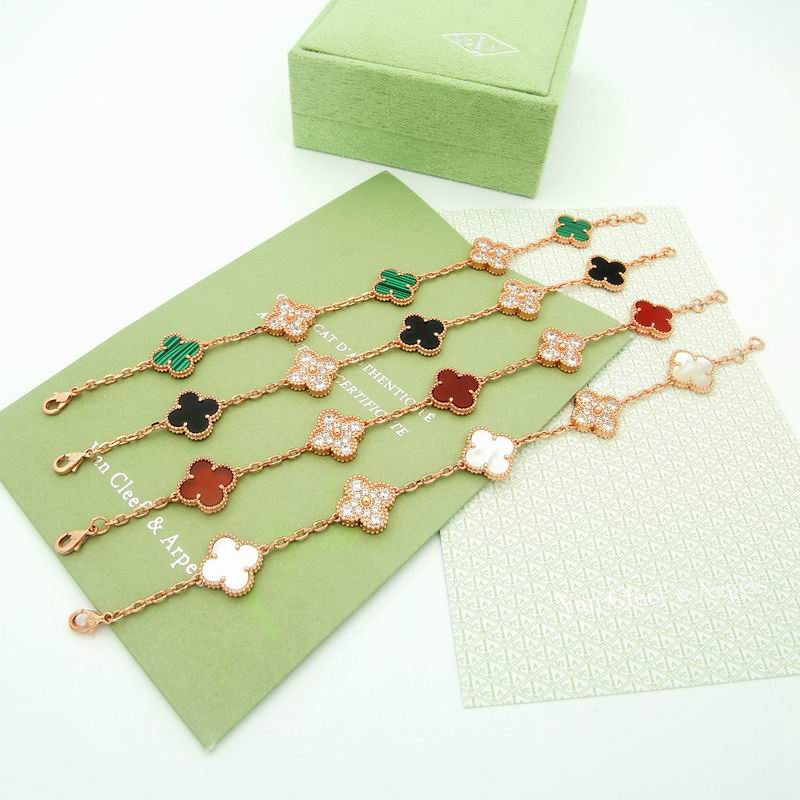 Van Cleef & Arpels suits 12yxq09 (4)