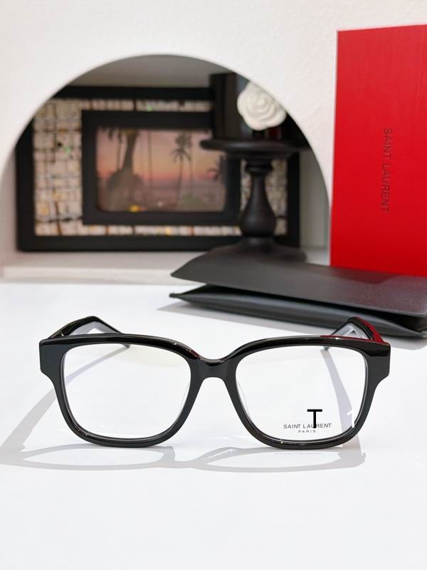 YSL M150F 55 17-145 a 01