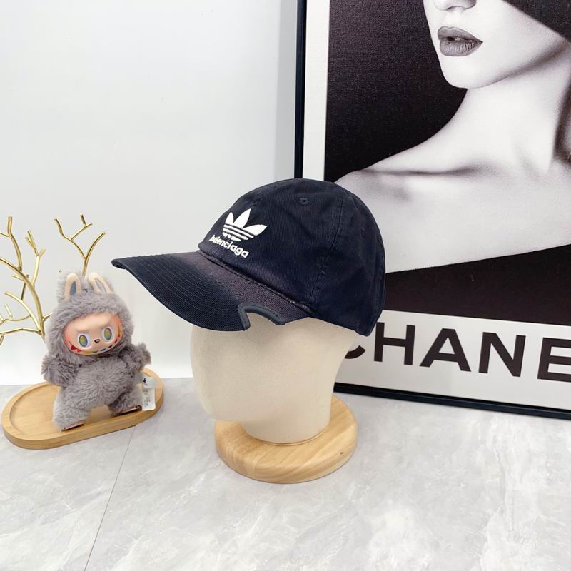 Balenciaga Cap dx (1833)