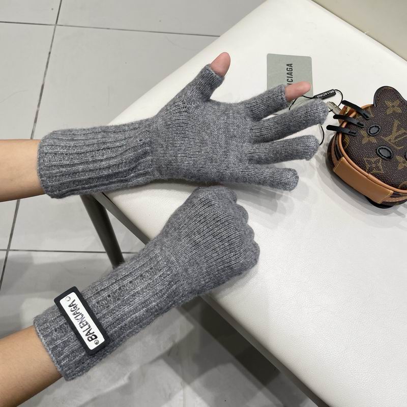 Balenciaga Gloves 53 (19)