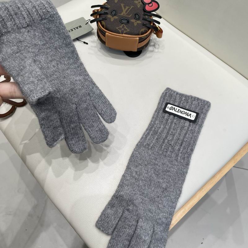 Balenciaga Gloves 53 (24)