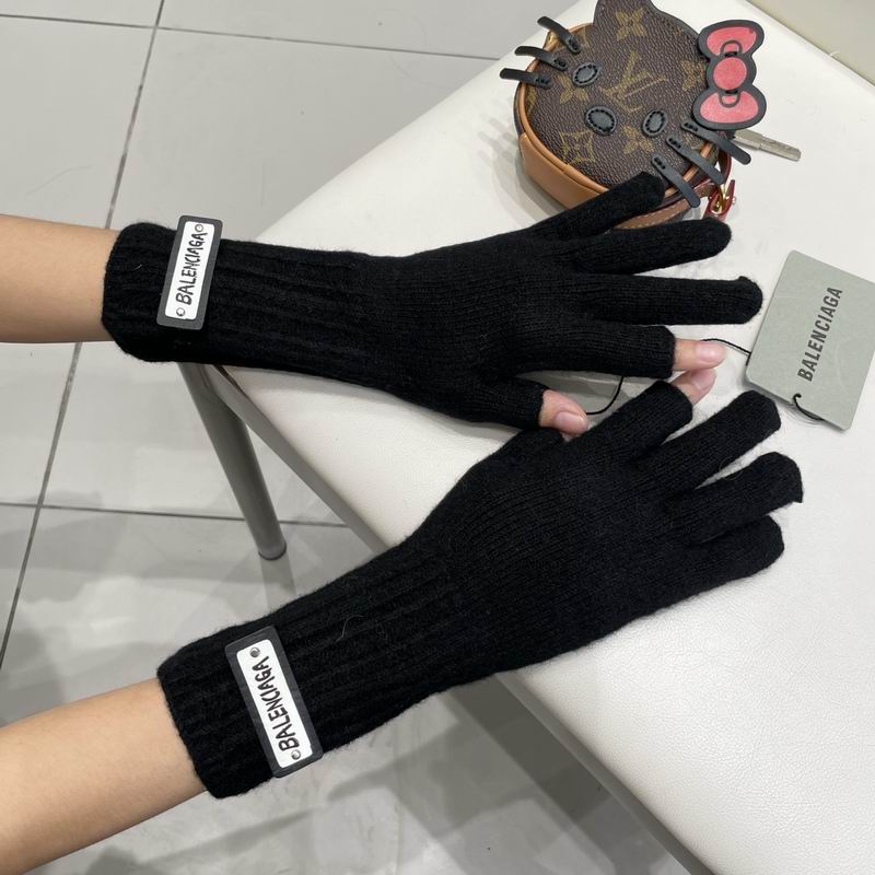 Balenciaga Gloves 53 (31)