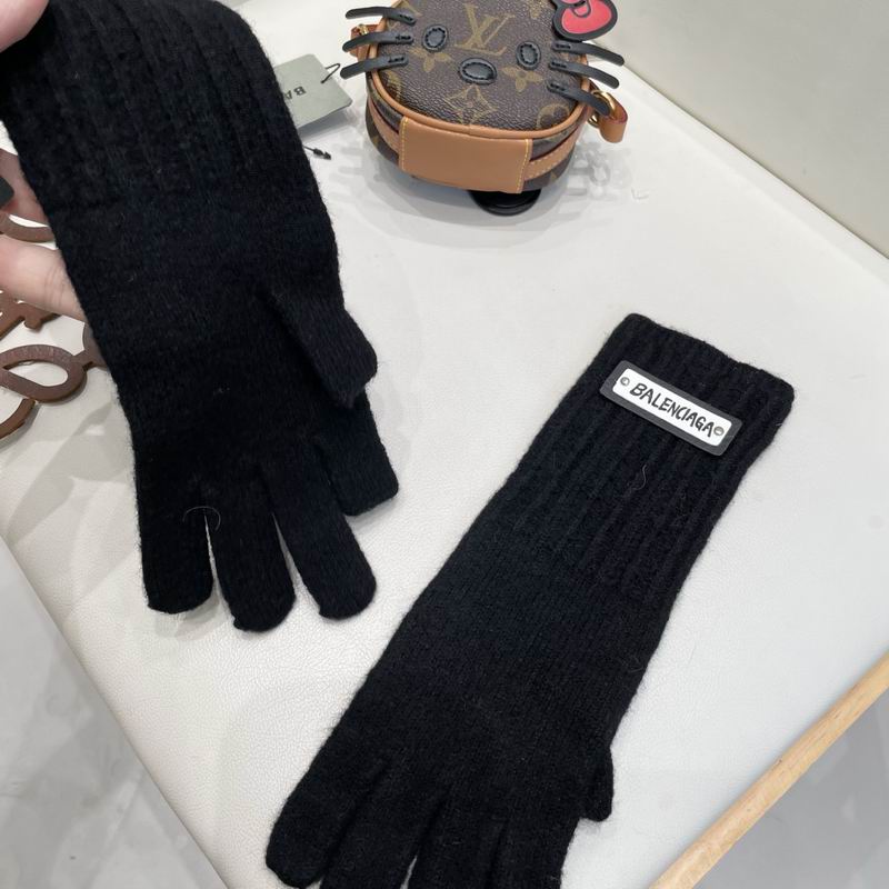 Balenciaga Gloves 53 (33)