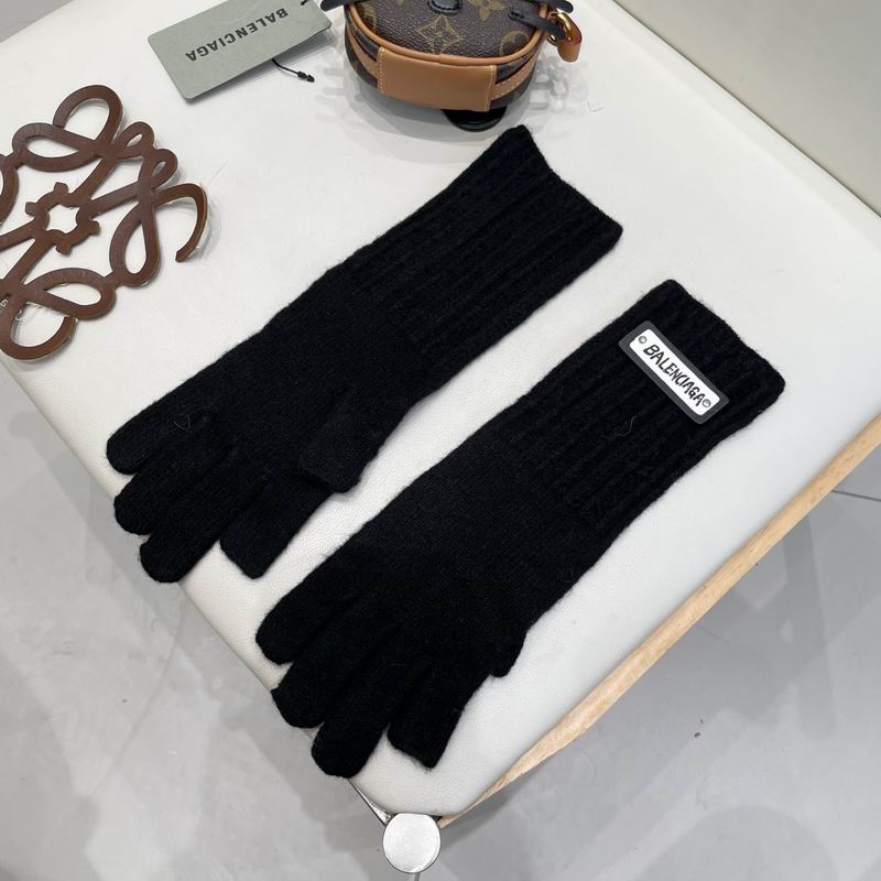 Balenciaga Gloves 53 (35)