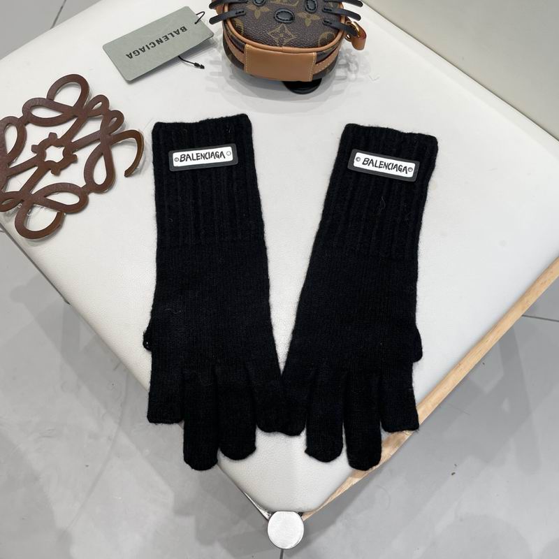 Balenciaga Gloves 53 (36)